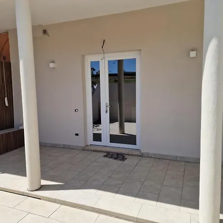 Daniela House 6 *